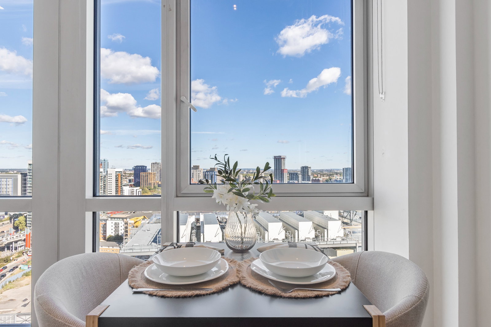 Studio for sale in London, Ontario Tower, London, E14
