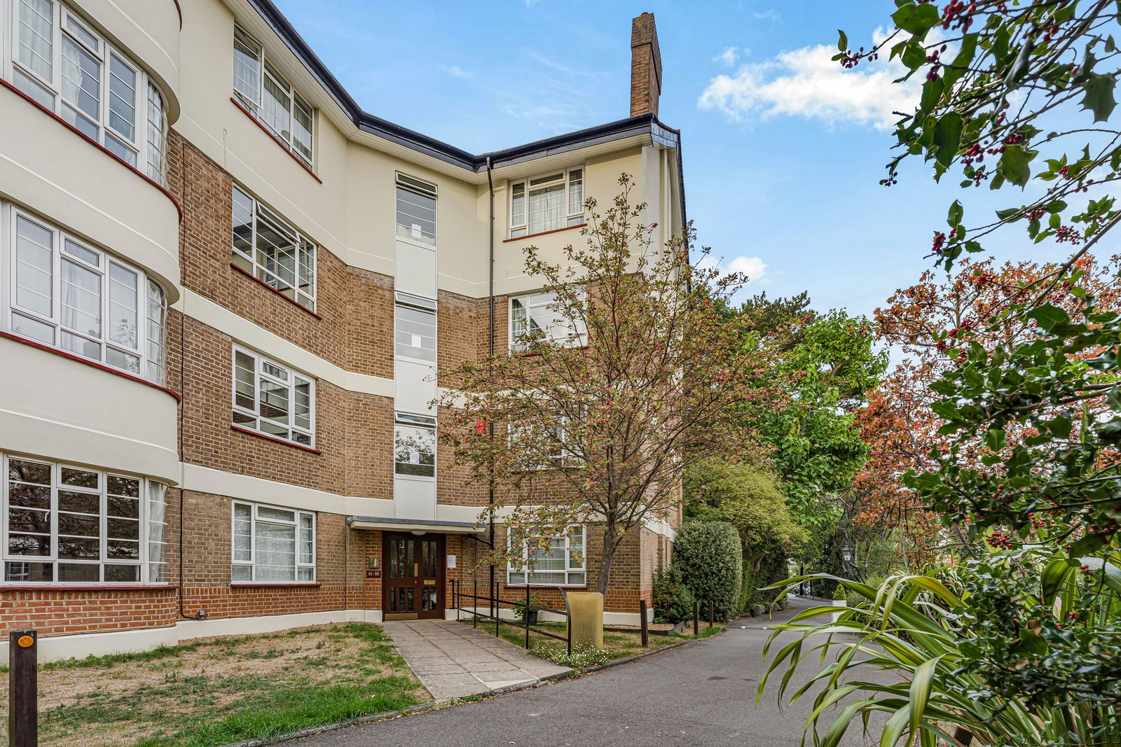 Flat for sale in London, Edge Hill, Wimbledon, SW19, 779 m²