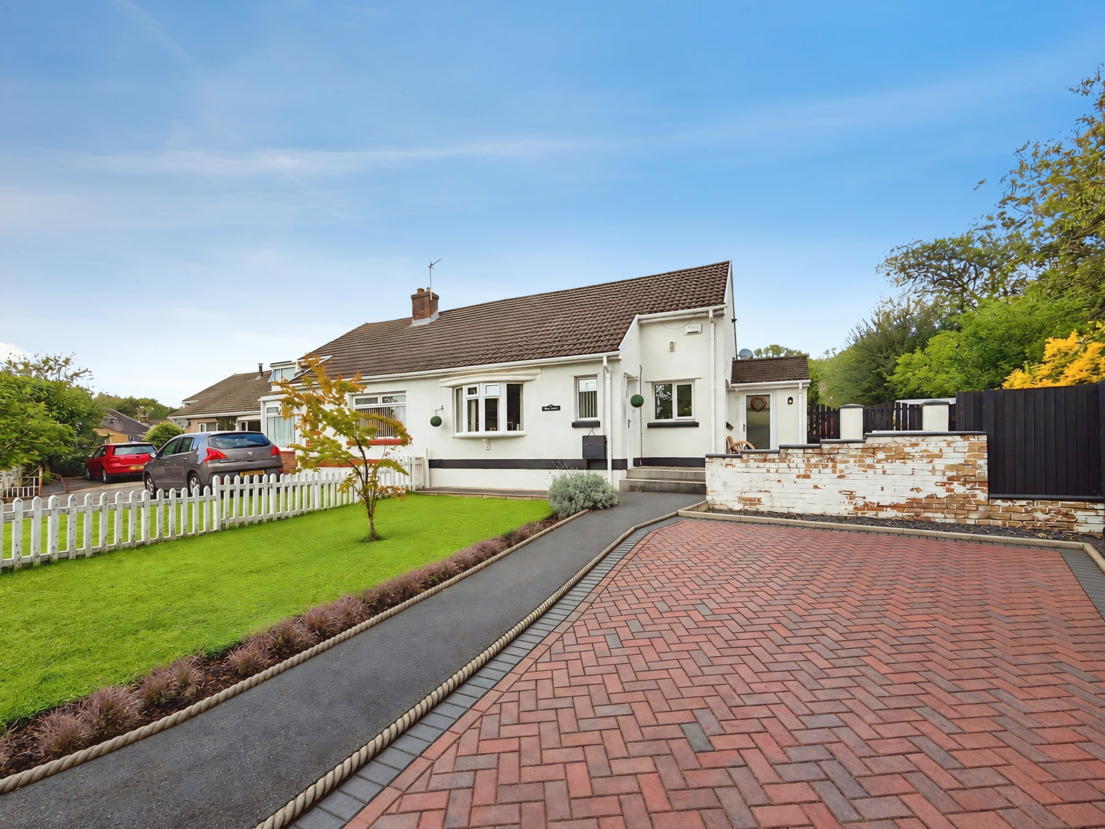 Semi Detached Bungalow for sale in Brynmenyn, Bronvair, Sunny Hill, Brynmenyn, Bridgend, CF32 9HP