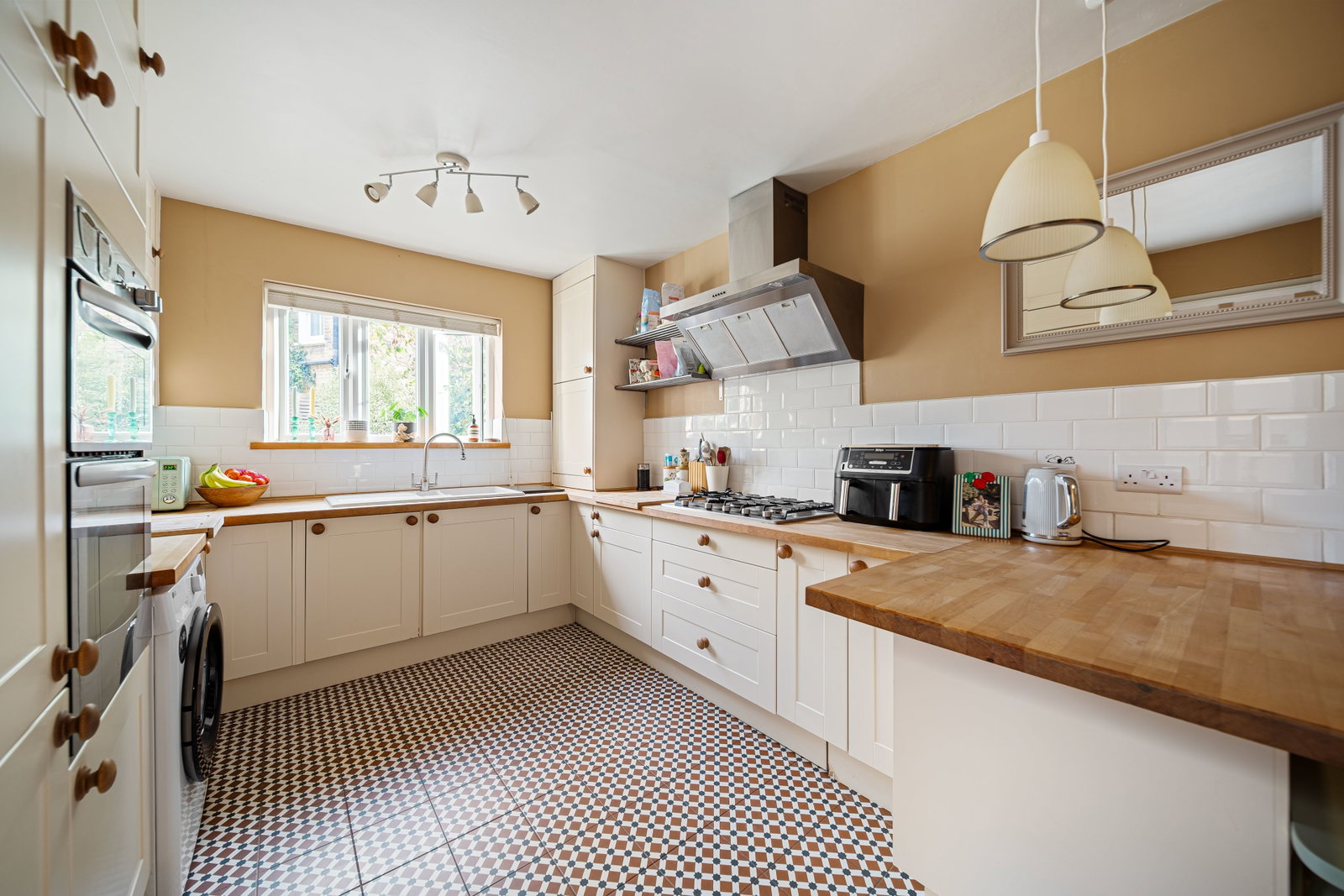 Terraced House for sale in London, Woolstone Road, SE23 2TR