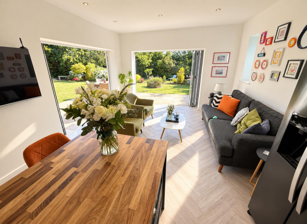 Detached House for sale in Wirral, Barnston Road, Thingwall, CH61 1AS
