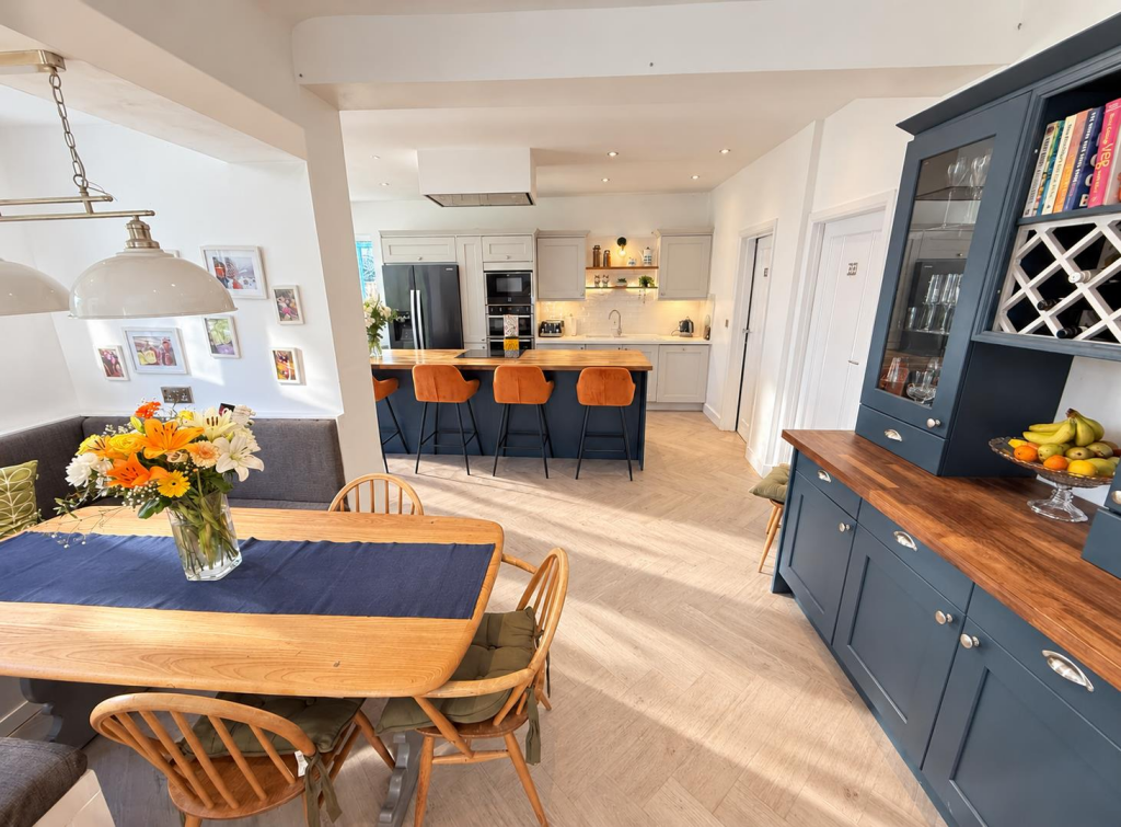 Detached House for sale in Wirral, Barnston Road, Thingwall, CH61 1AS