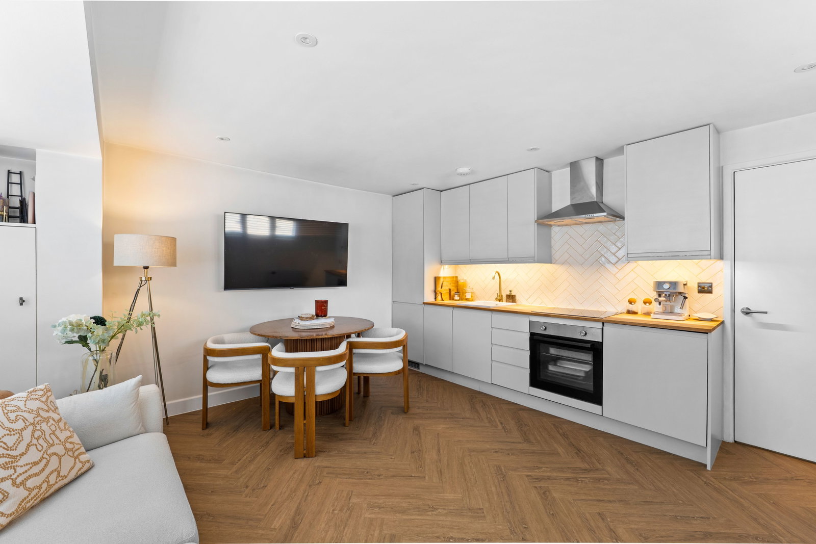 Flat for sale in Whyteleafe, Godstone Road, Whyteleafe, CR3 0EA, 451 m²