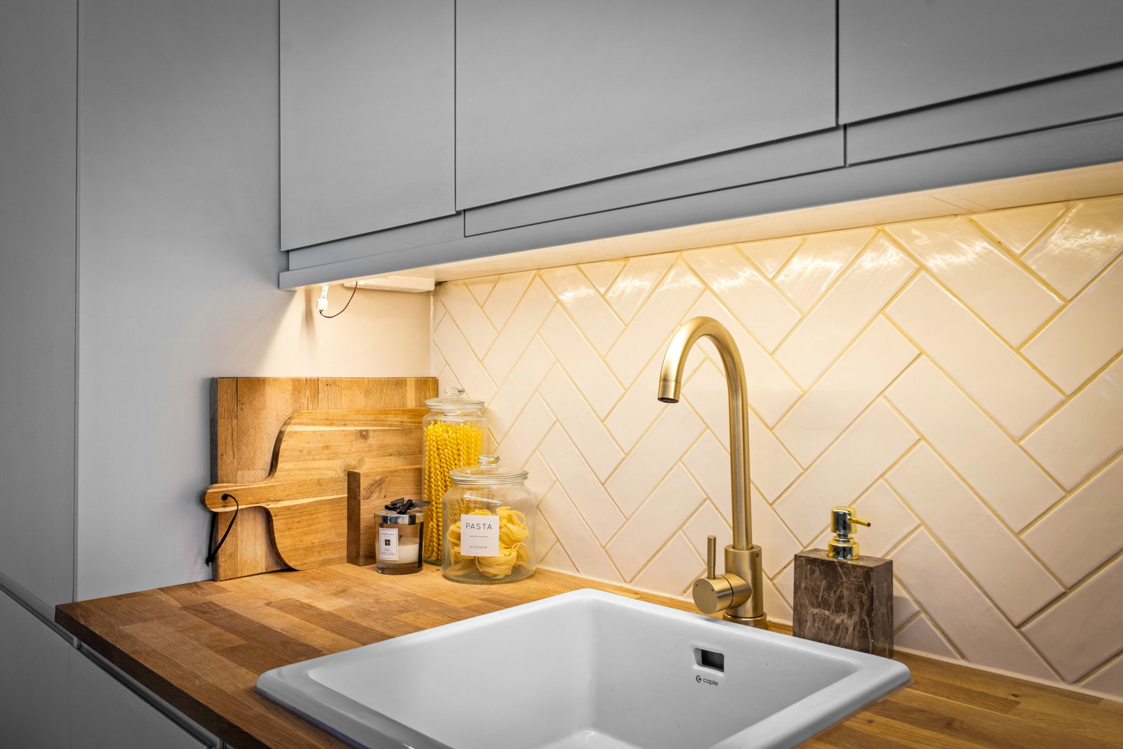 Flat for sale in Whyteleafe, Godstone Road, Whyteleafe, CR3 0EA, 451 m²