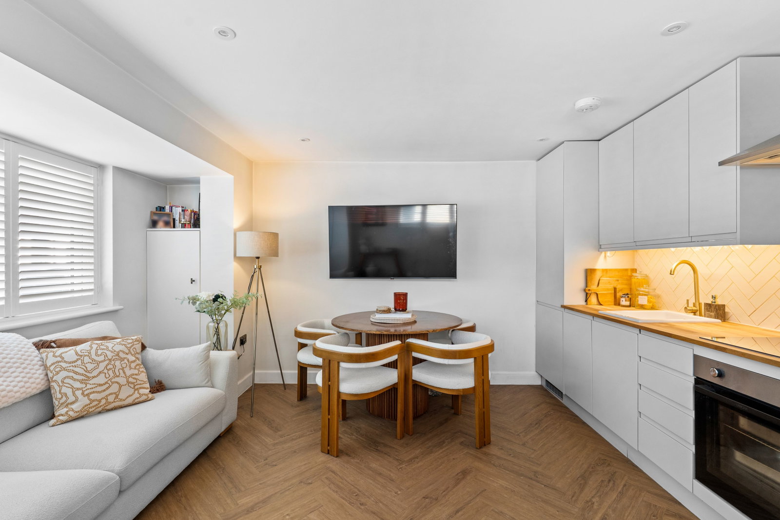 Flat for sale in Whyteleafe, Godstone Road, Whyteleafe, CR3 0EA, 451 m²
