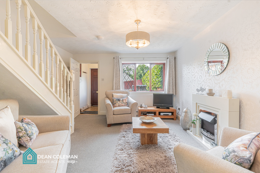 Terraced House for sale in Birmingham, Lady Bracknell Mews, Northfield, B31 2FD, 547 m²