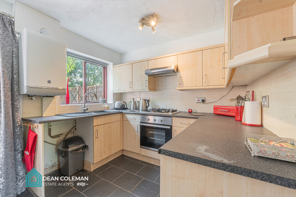 Terraced House for sale in Birmingham, Lady Bracknell Mews, Northfield, B31 2FD, 547 m²
