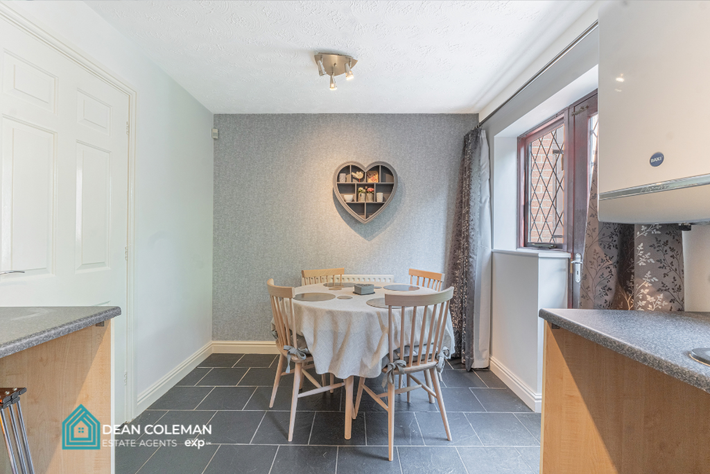 Terraced House for sale in Birmingham, Lady Bracknell Mews, Northfield, B31 2FD, 547 m²
