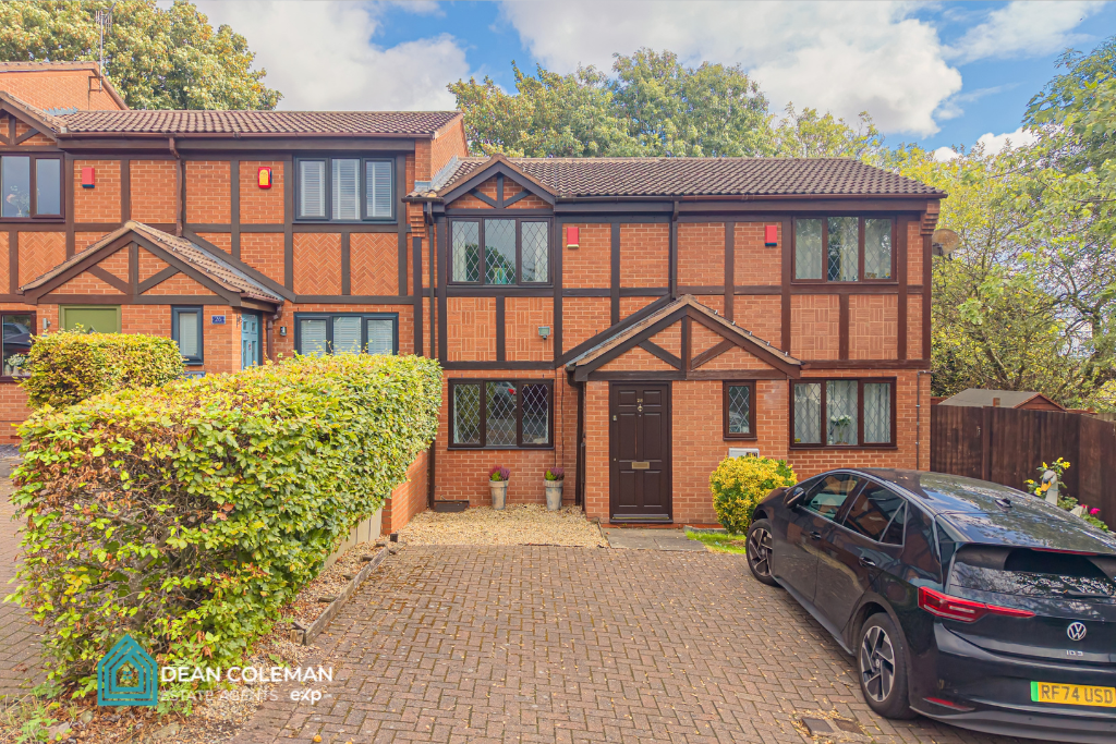 Terraced House for sale in Birmingham, Lady Bracknell Mews, Northfield, B31 2FD, 547 m²