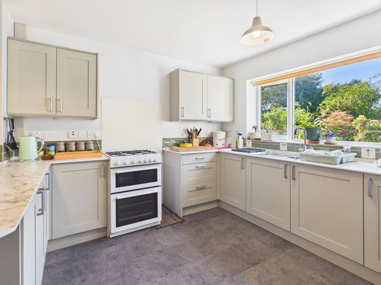 Detached House for sale in Dover, Vale View Road, Dover, CT17 9NP