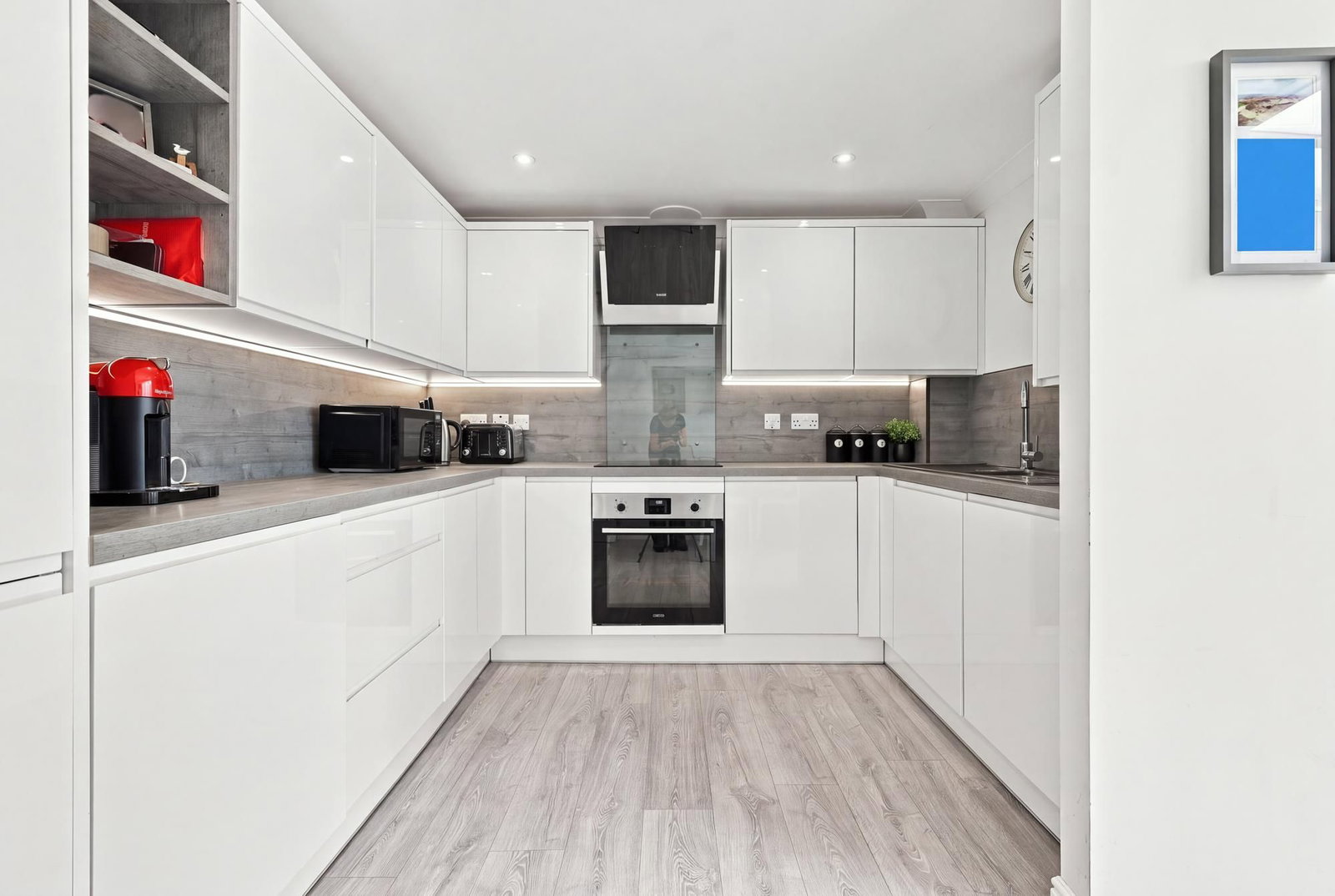 Semi Detached House for sale in Basildon, Northampton Grove, Langdon Hills, Basildon, SS16, 1041 m²