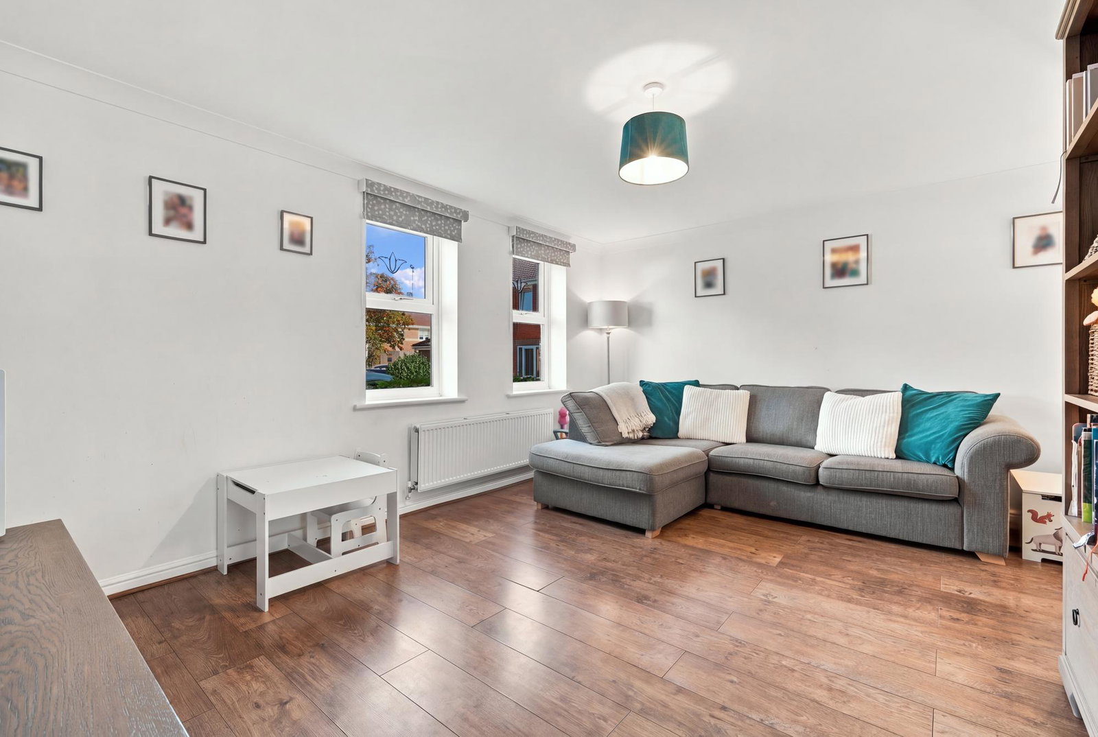 Semi Detached House for sale in Basildon, Northampton Grove, Langdon Hills, Basildon, SS16, 1041 m²