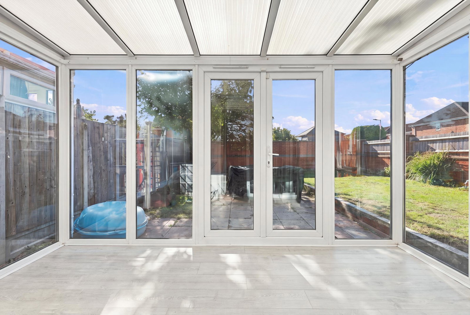 Semi Detached House for sale in Basildon, Northampton Grove, Langdon Hills, Basildon, SS16, 1041 m²