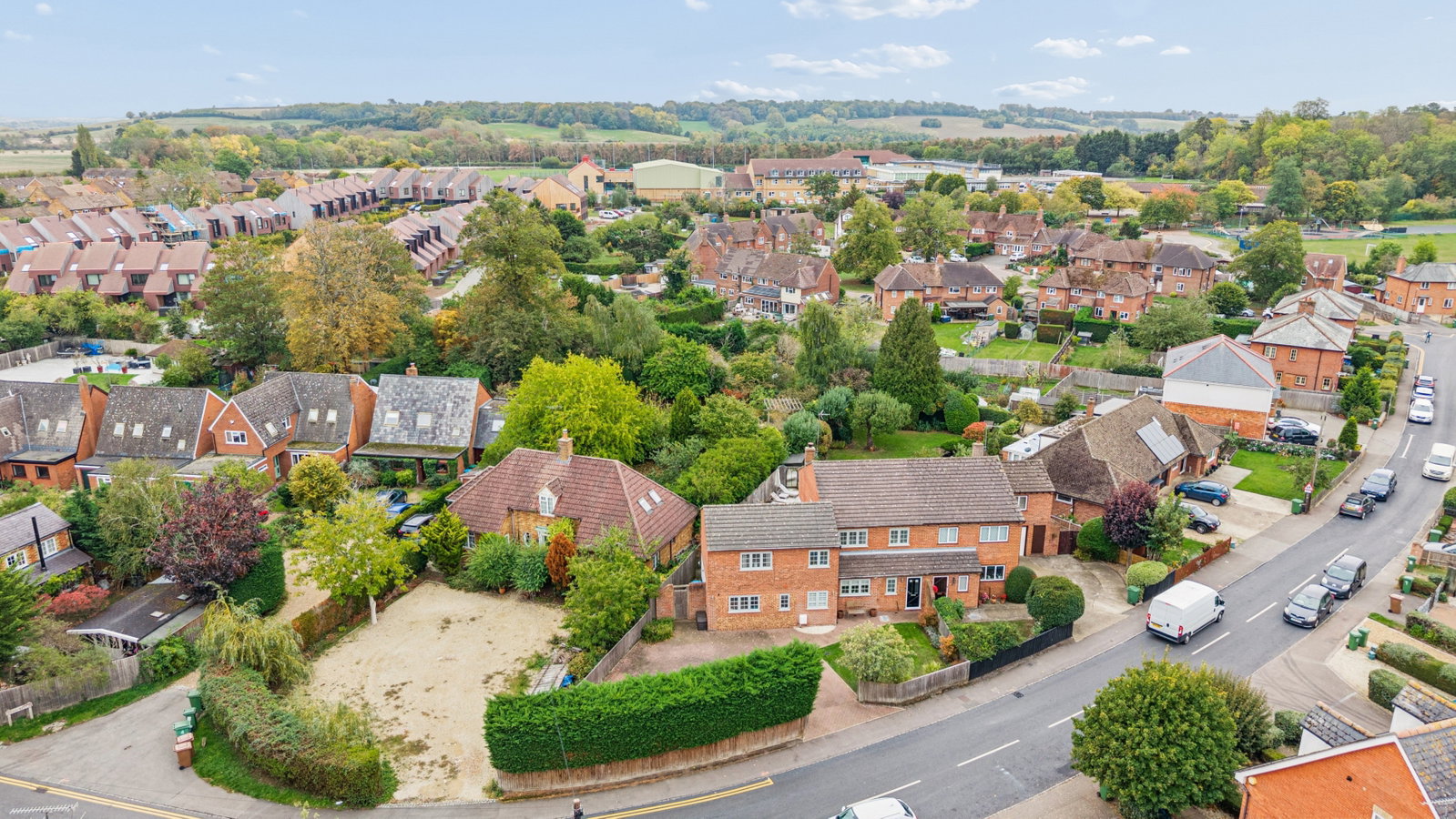 Detached House for sale in Aylesbury, Baker Street, Waddesdon, Aylesbury, HP18 0LG, 2045 m²