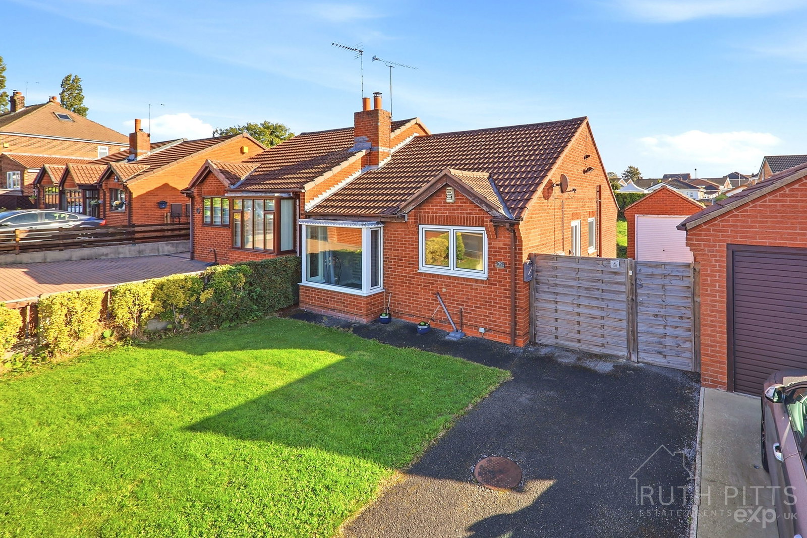 Semi Detached Bungalow for sale in Pontefract, Radford Park Avenue, South Kirkby, WF9 3DN