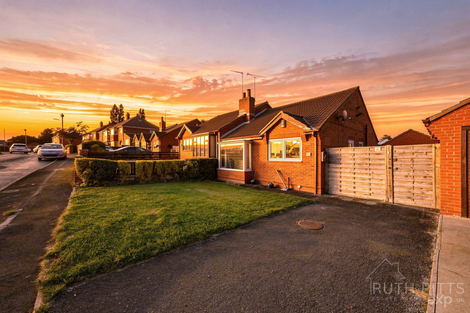 Semi Detached Bungalow for sale in Pontefract, Radford Park Avenue, South Kirkby, WF9 3DN
