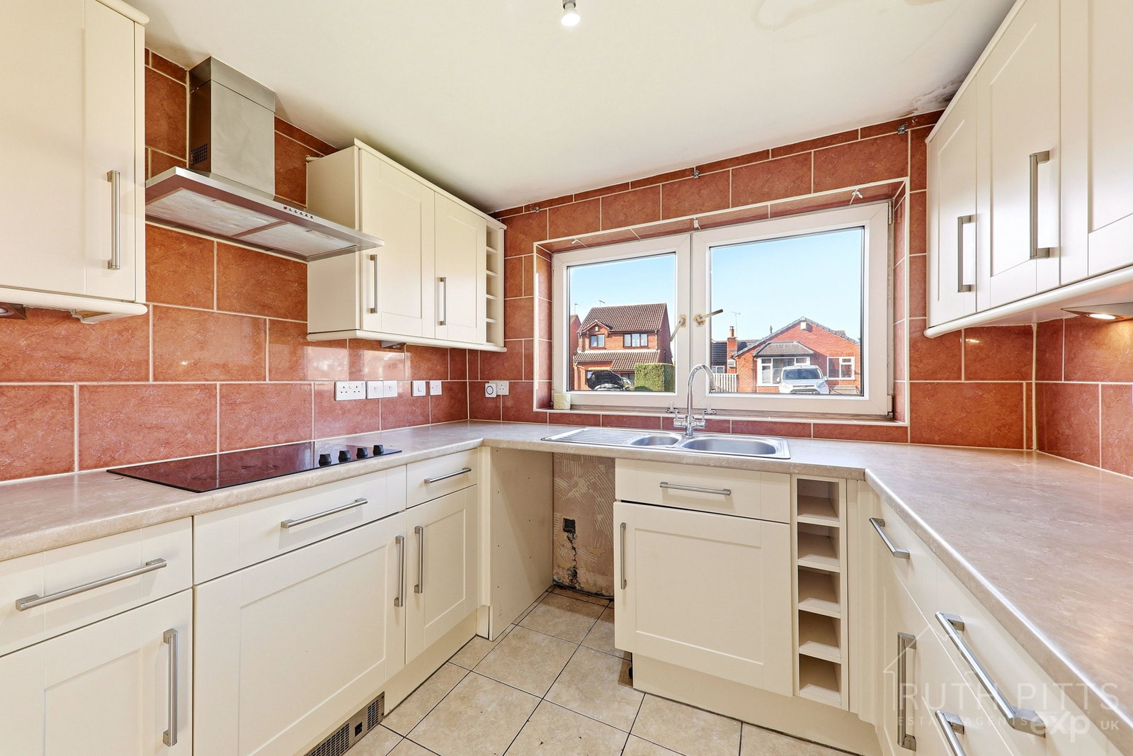 Semi Detached Bungalow for sale in Pontefract, Radford Park Avenue, South Kirkby, WF9 3DN