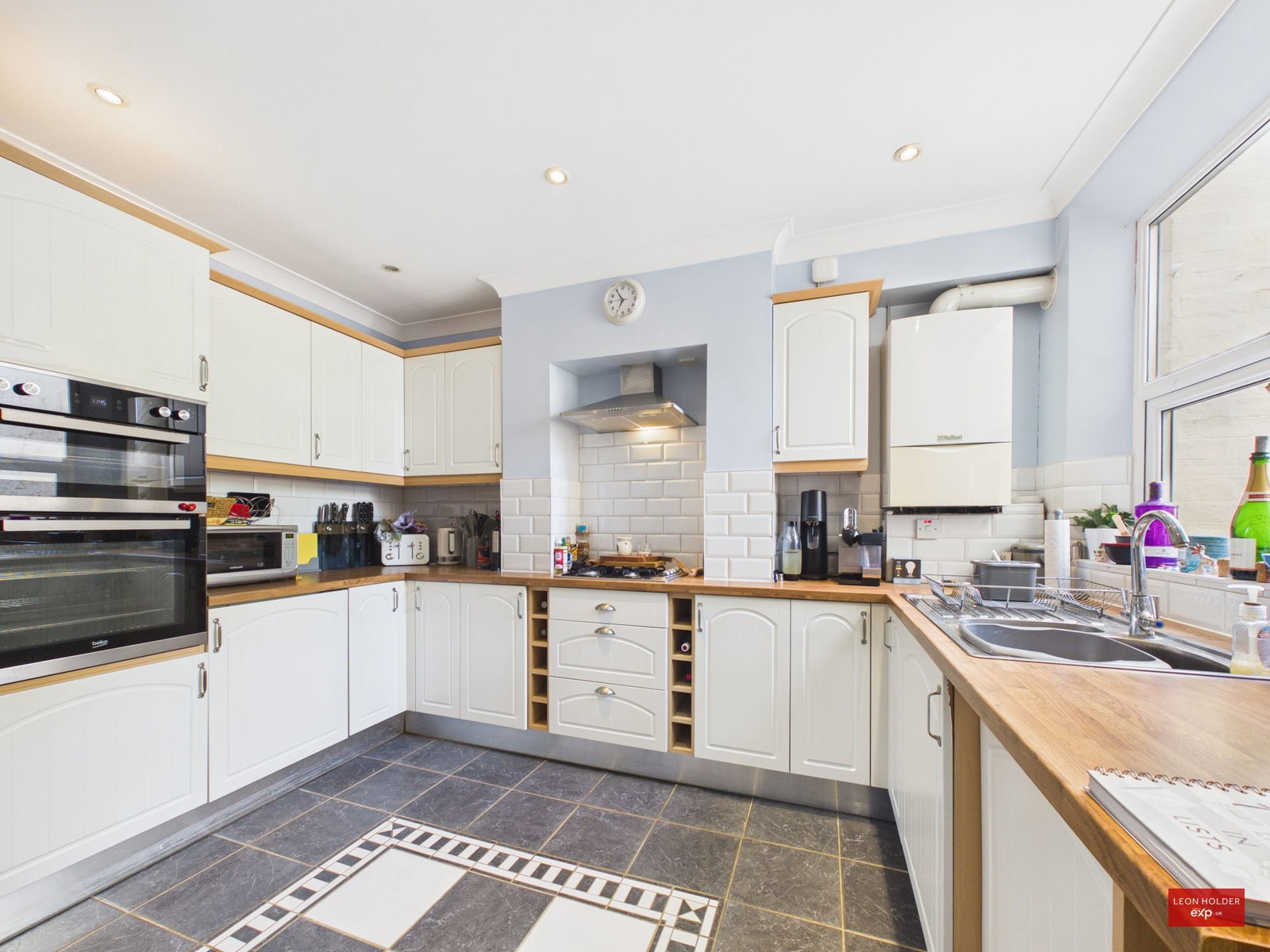 Terraced House for sale in Gloucester, Painswick Road, Gloucester, GL4 6PS, 865 m²