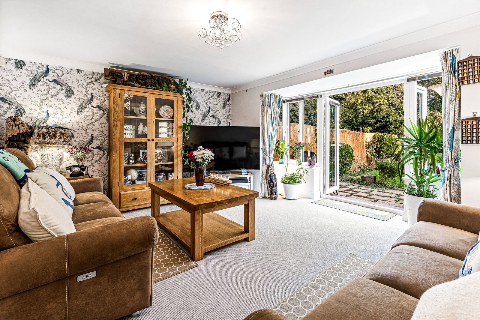 Semi Detached House for sale in Hinckley, Fosse Close, Burbage, LE10 2EH, 1515 m²