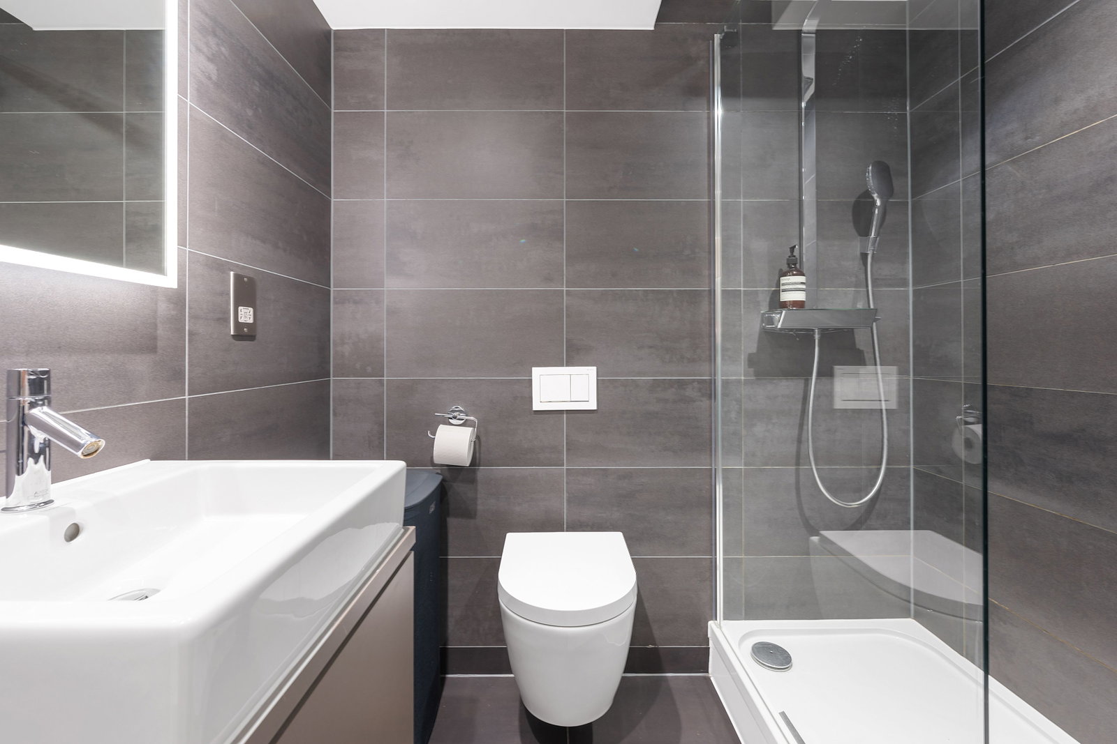 Flat for sale in London, Reardon Path, Wapping, E1W, 510 m²