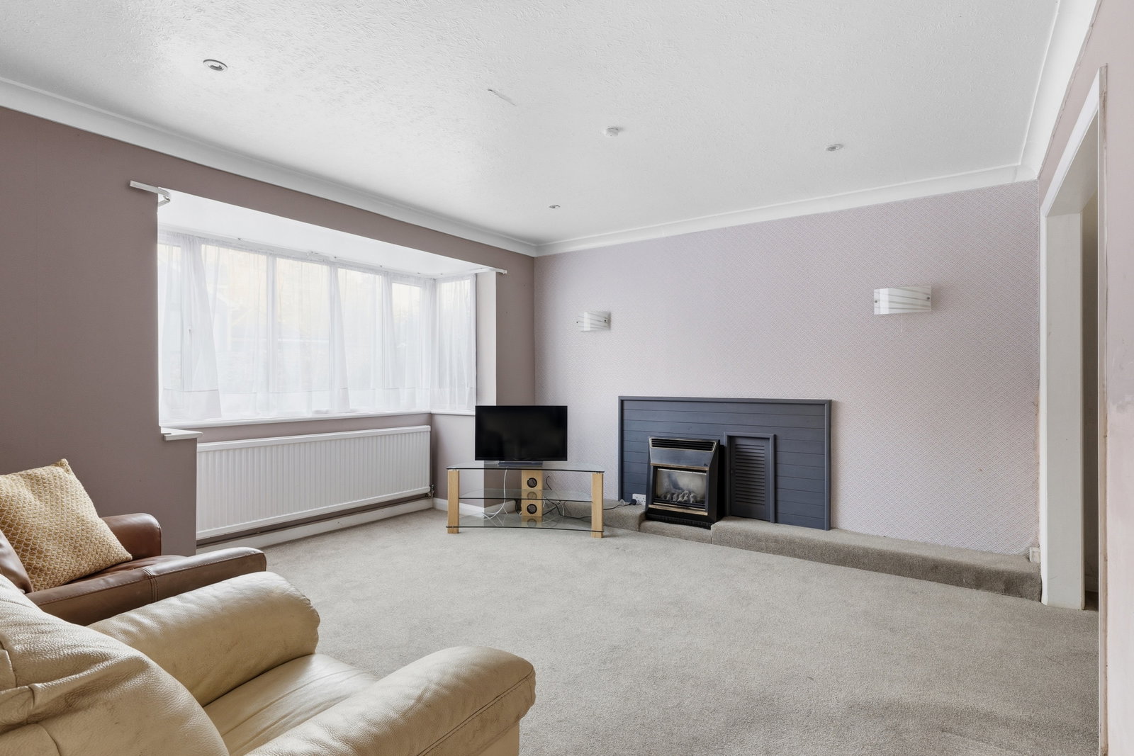 Detached House for sale in Epsom, Grosvenor Road, Epsom, KT18 6JQ