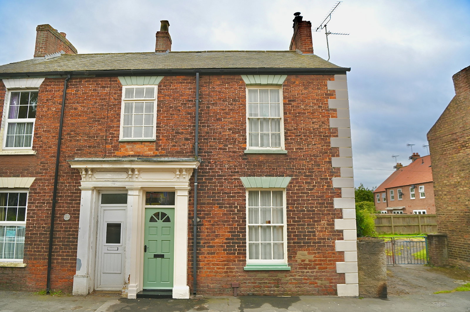 Semi Detached House for sale in York, Holme Road, York, YO43 3EQ