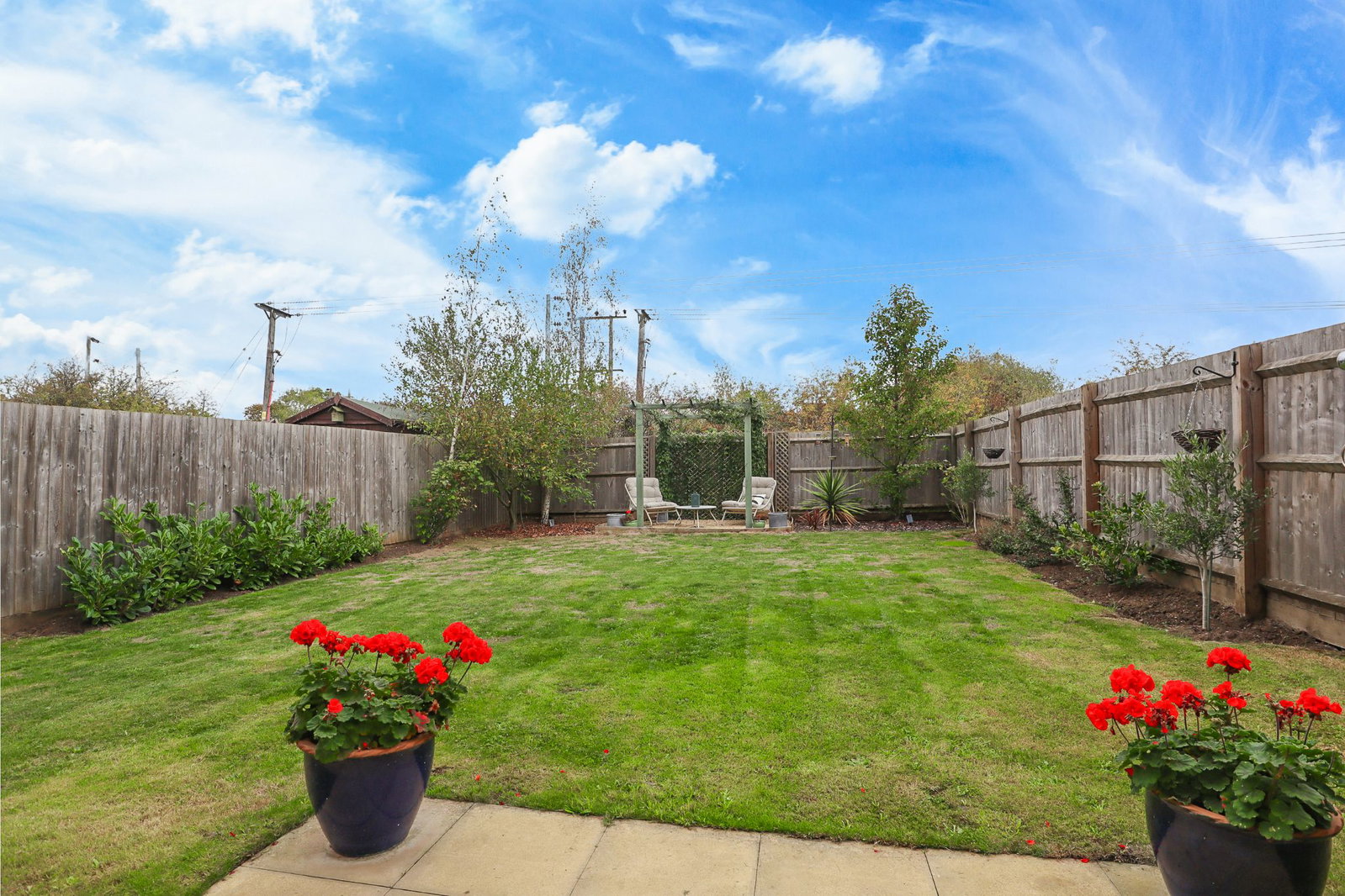 Semi Detached House for sale in Calne, Lupin Close, Calne