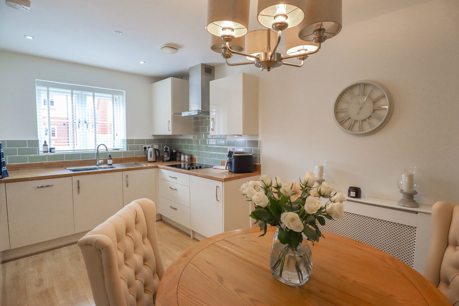 Semi Detached House for sale in Calne, Lupin Close, Calne