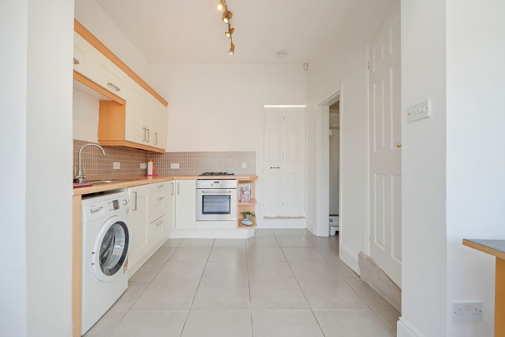 Terraced House for sale in Sheffield, Mill Road, Ecclesfield, Sheffield, S35 9XP, 694 m²