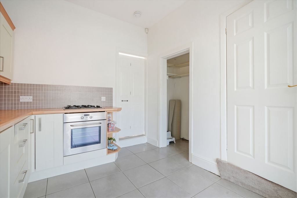 Terraced House for sale in Sheffield, Mill Road, Ecclesfield, Sheffield, S35 9XP, 694 m²