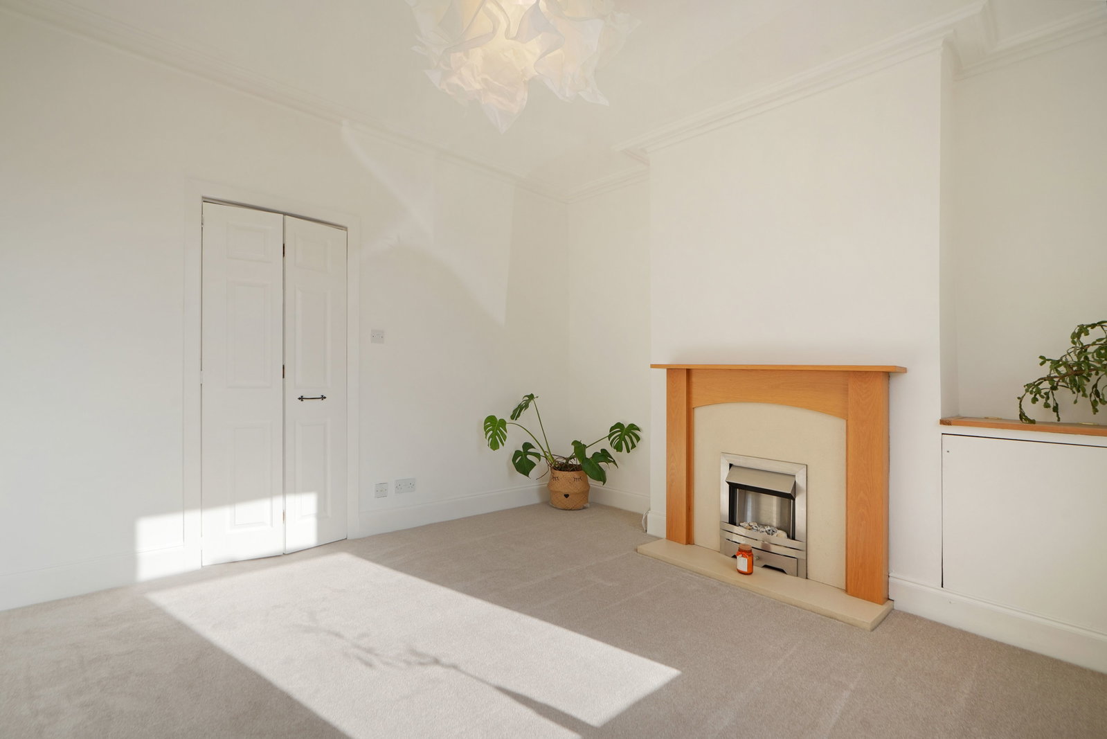 Terraced House for sale in Sheffield, Mill Road, Ecclesfield, Sheffield, S35 9XP, 694 m²