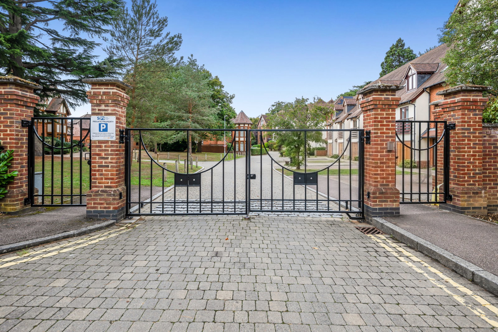Apartment for sale in Hertford, Ashbourne Gardens, Hertford, SG13 8BQ