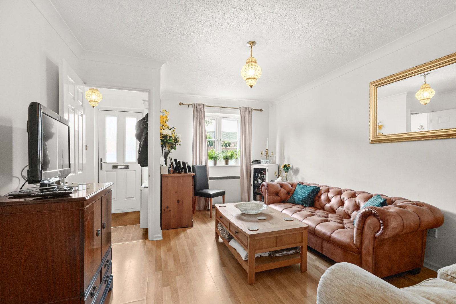End Of Terrace House for sale in Milton Keynes, Woolrich Gardens, Stony Stratford, Milton Keynes, MK11 1JX
