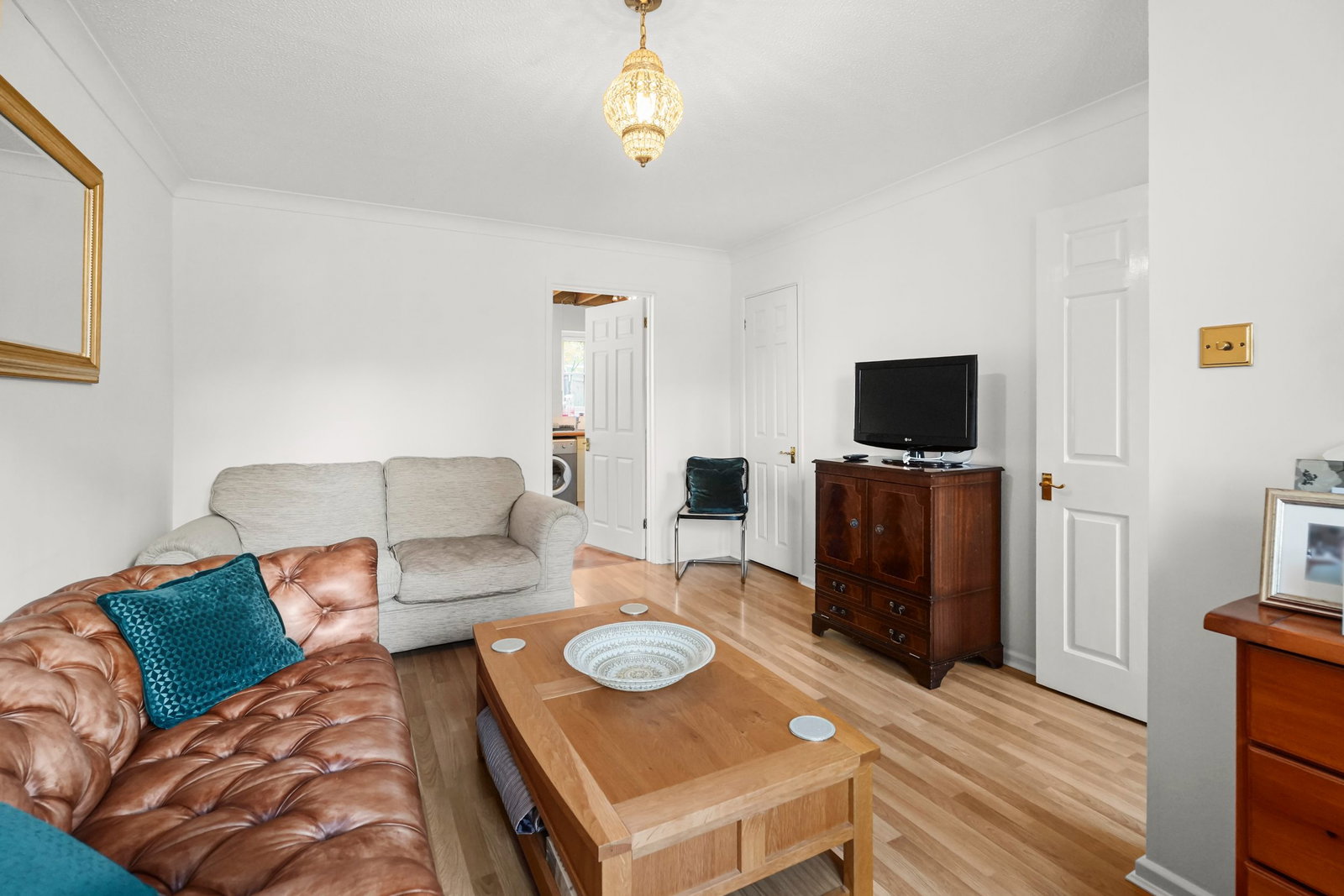 End Of Terrace House for sale in Milton Keynes, Woolrich Gardens, Stony Stratford, Milton Keynes, MK11 1JX