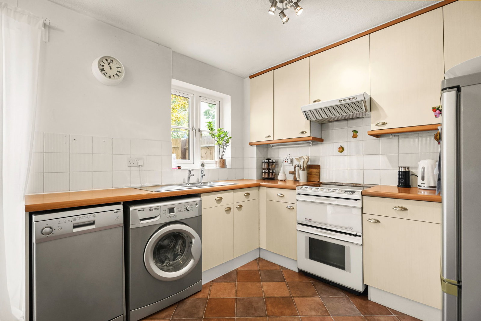 End Of Terrace House for sale in Milton Keynes, Woolrich Gardens, Stony Stratford, Milton Keynes, MK11 1JX