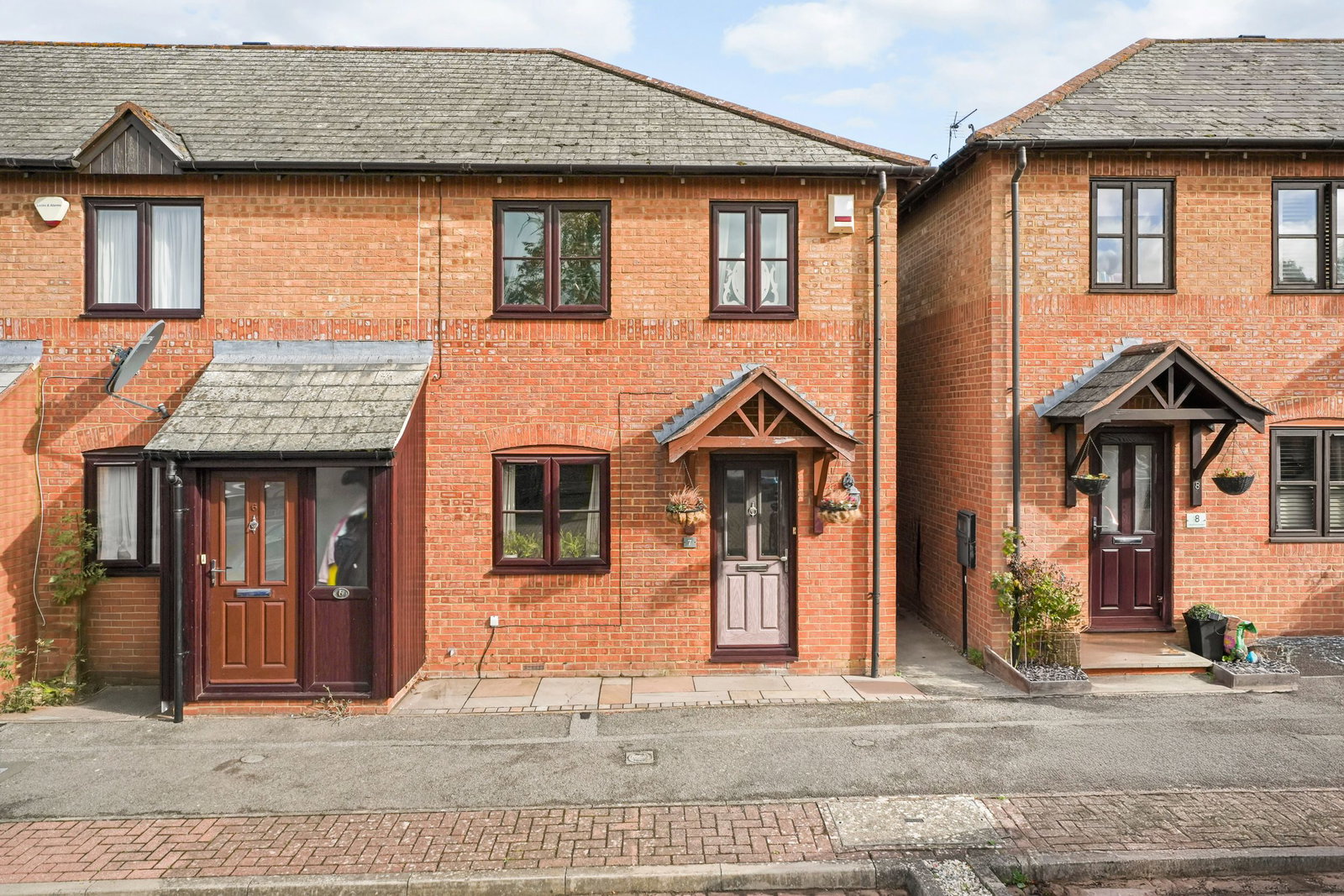 End Of Terrace House for sale in Milton Keynes, Woolrich Gardens, Stony Stratford, Milton Keynes, MK11 1JX