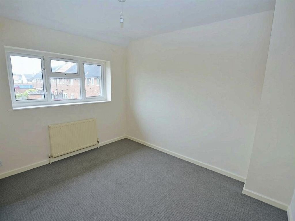 Terraced House for sale in Hull, Corbridge Close, Hull, HU9 5BB, 796 m²