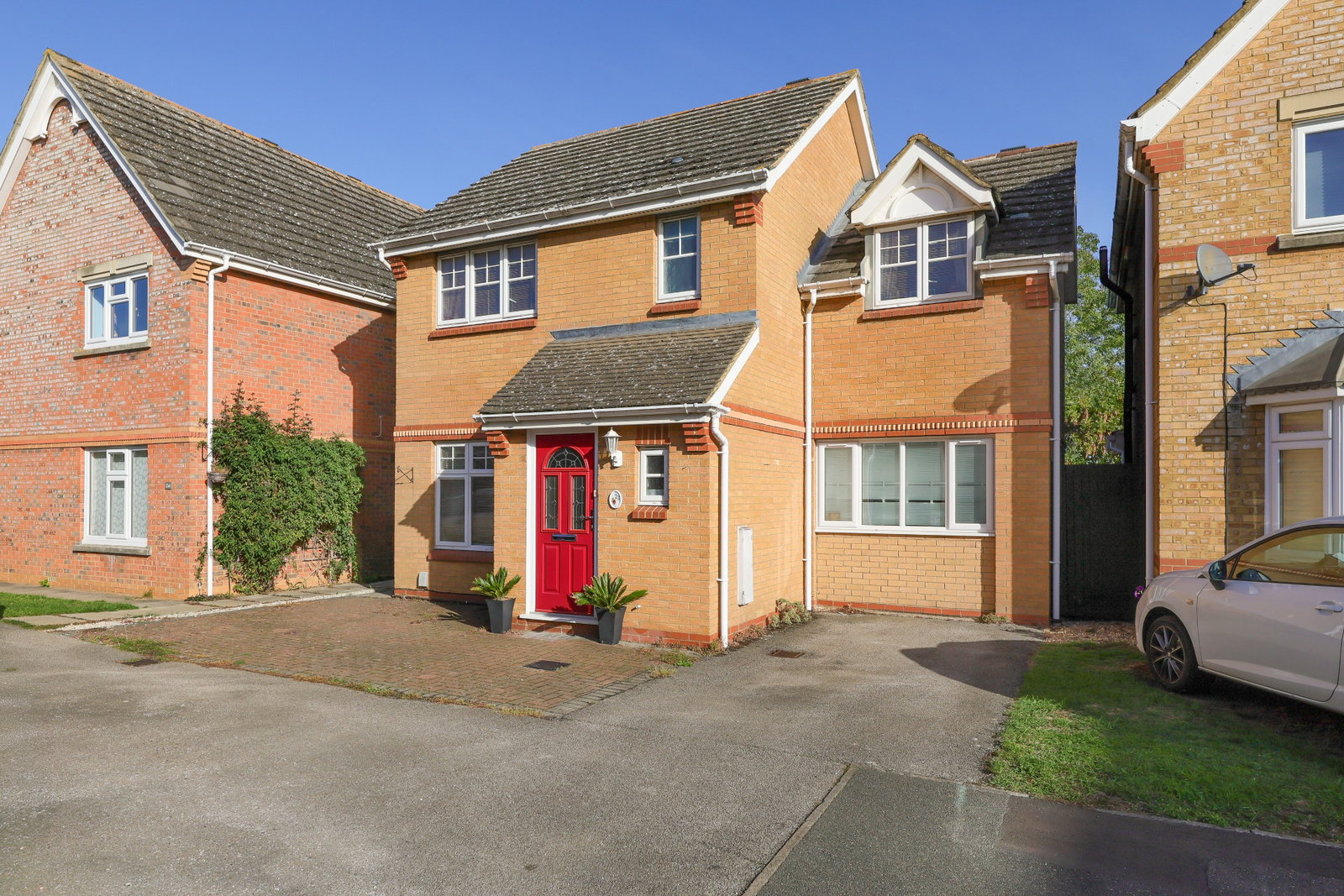 Detached House for sale in Huntingdon, Pitfield Close, Fenstanton, Huntingdon, PE28 9FE, 1129 m²