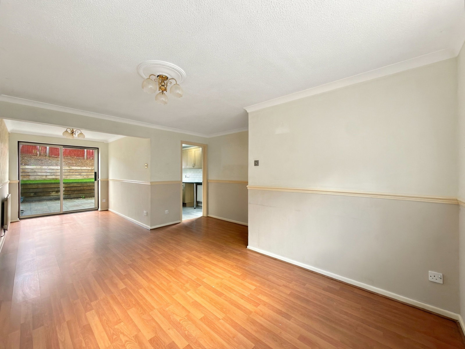 Semi Detached House for sale in Pontypridd, Cefn Close, Glyncoch, Pontypridd