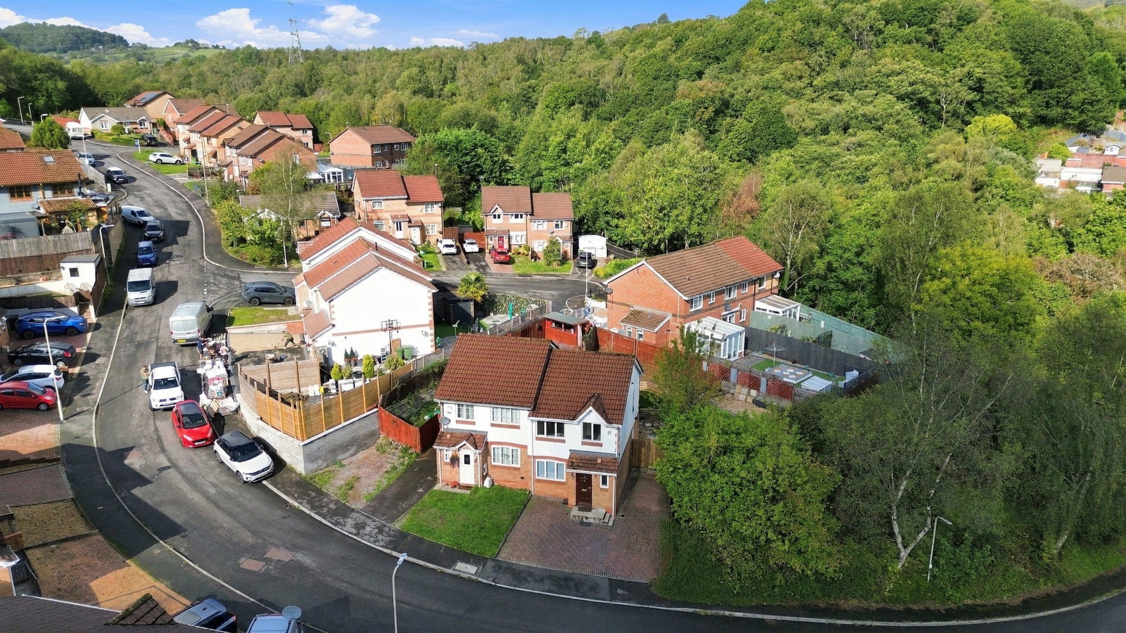 Semi Detached House for sale in Pontypridd, Cefn Close, Glyncoch, Pontypridd