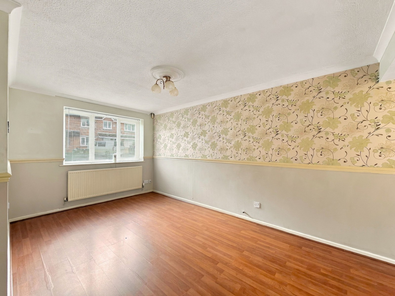 Semi Detached House for sale in Pontypridd, Cefn Close, Glyncoch, Pontypridd