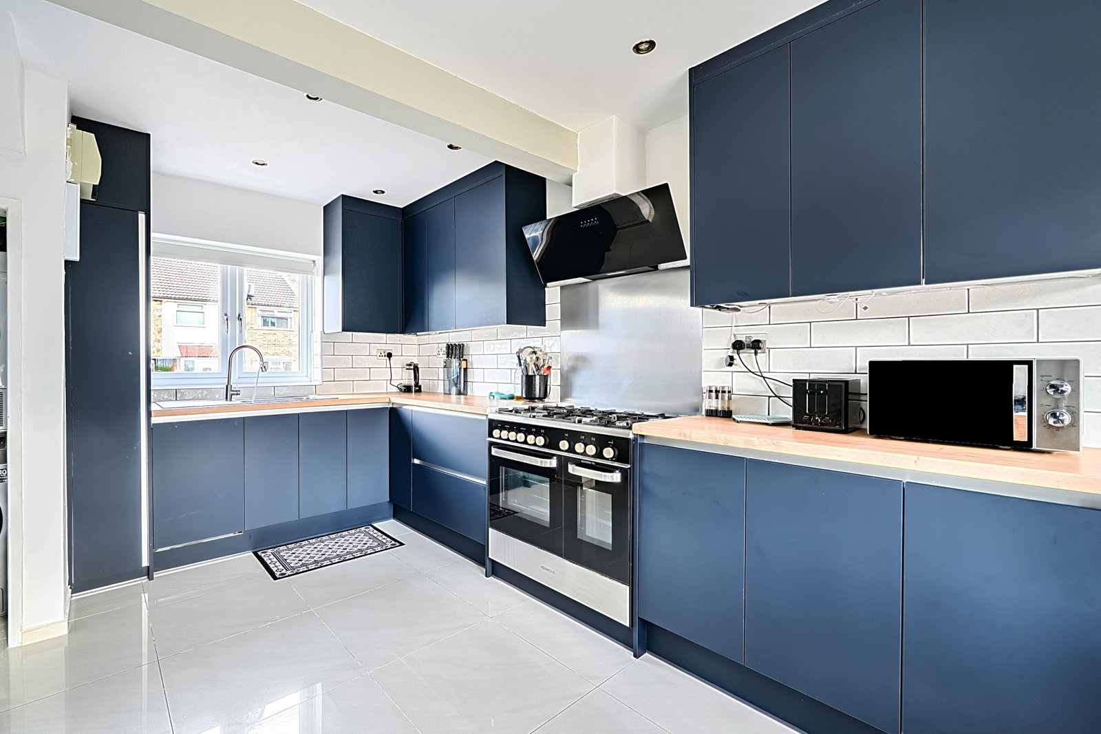 End Of Terrace House for sale in Oldbury, Oakdale Close, Oldbury, B68 8BA