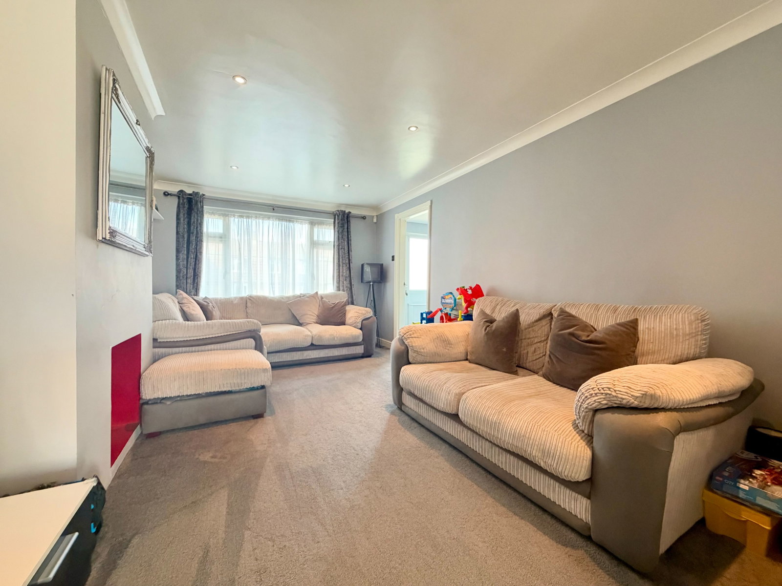 Semi Detached House for sale in Gillingham, Lovely Three Bedroom Semi Detached Home Close To Schools And Train Station - Pump Lane Rainham