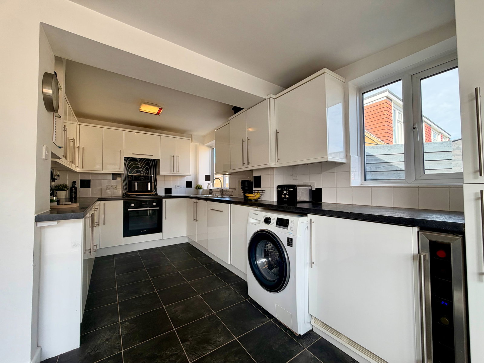 Semi Detached House for sale in Gillingham, Lovely Three Bedroom Semi Detached Home Close To Schools And Train Station - Pump Lane Rainham