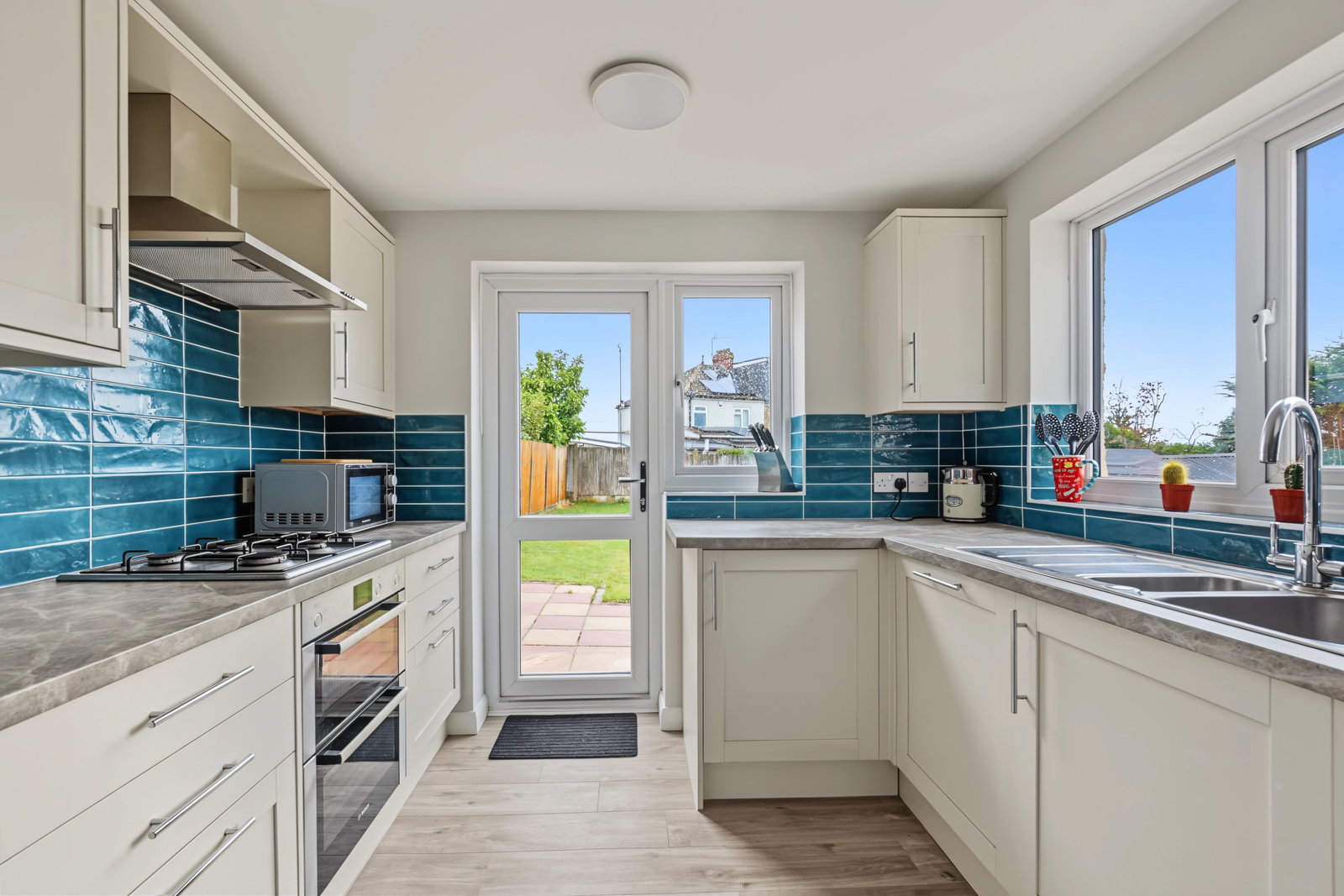 Bungalow for sale in Gillingham, Grange Road, Gillingham, ME7 2TL, 725 m²