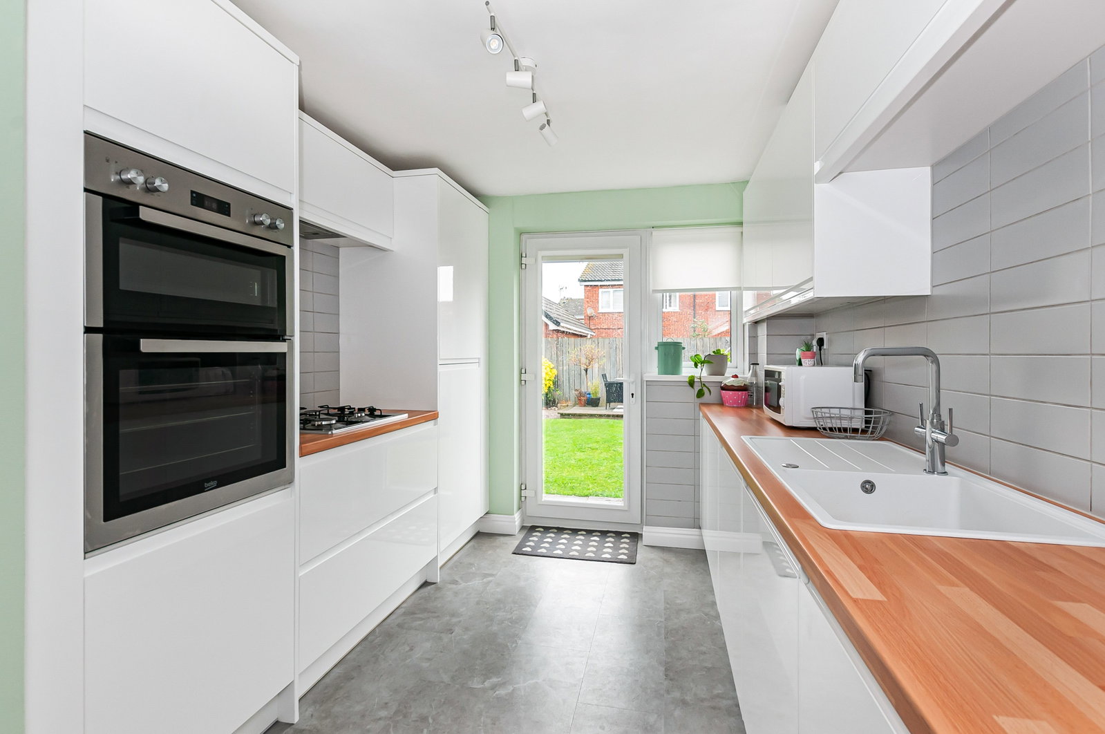 Detached House for sale in Hull, Langsett Road, Hull, HU8 9XD