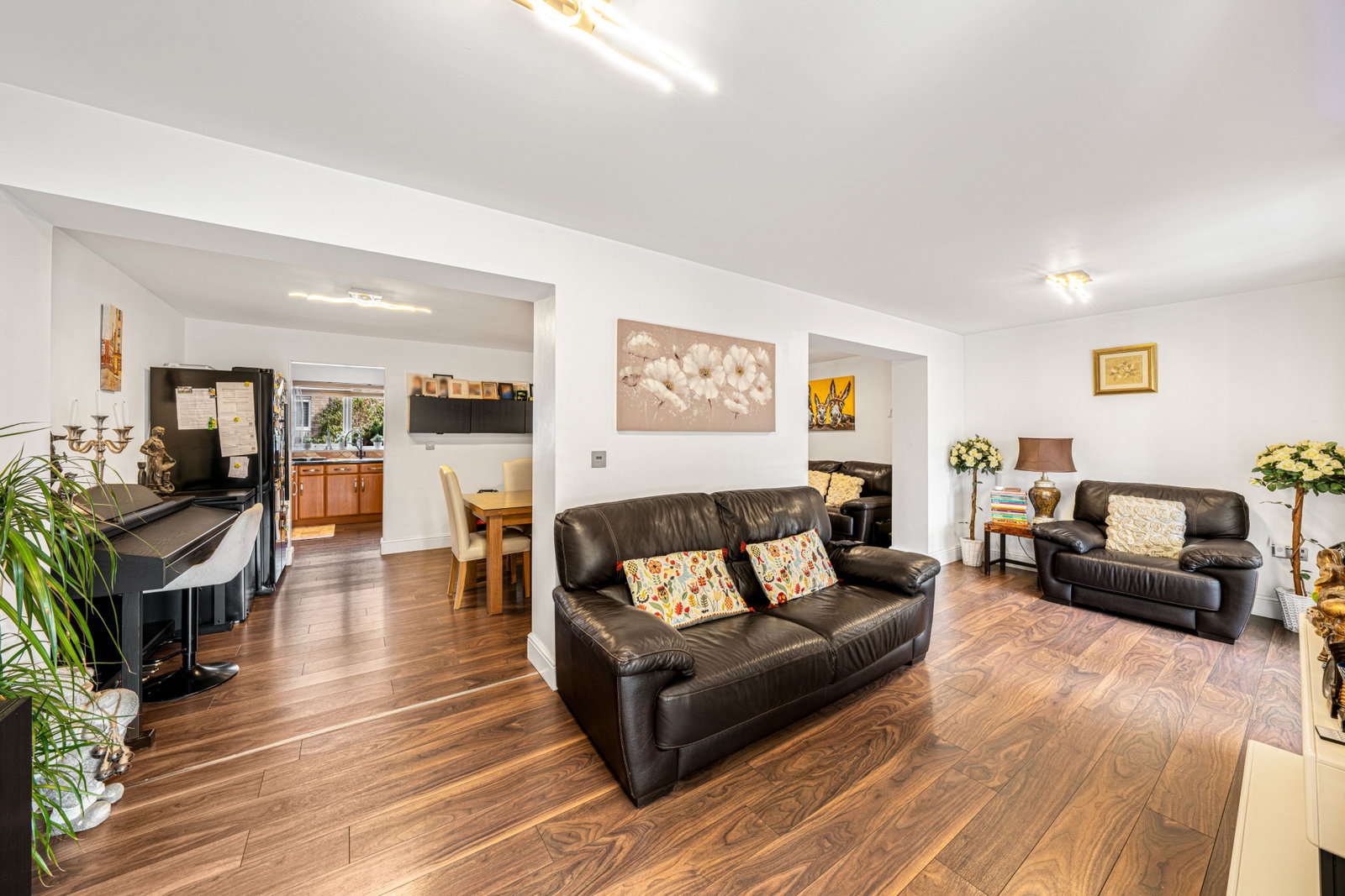 End Of Terrace House for sale in Harlow, Green Hills, Harlow, Essex, CM20, 1098 m²