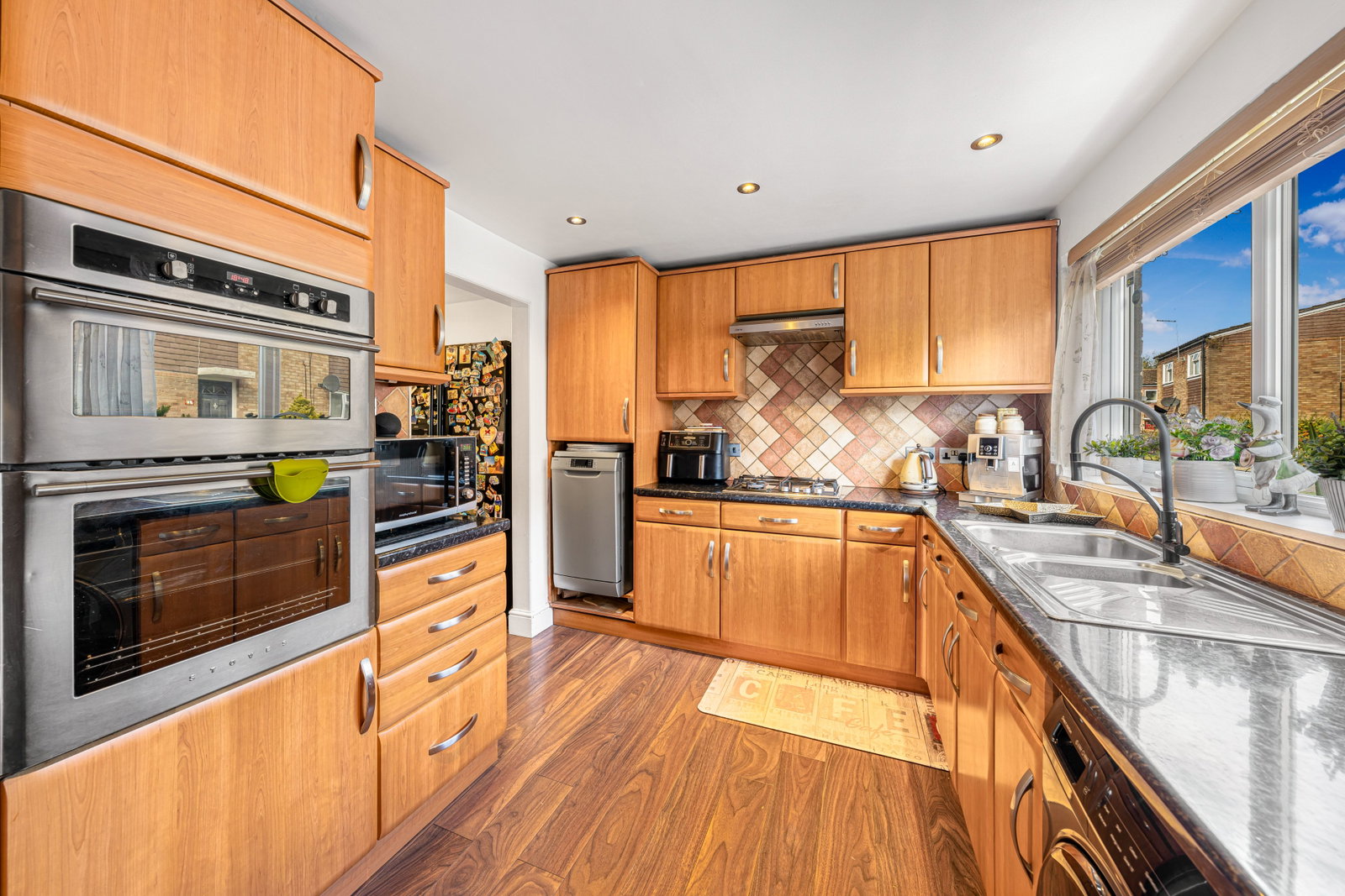 End Of Terrace House for sale in Harlow, Green Hills, Harlow, Essex, CM20, 1098 m²
