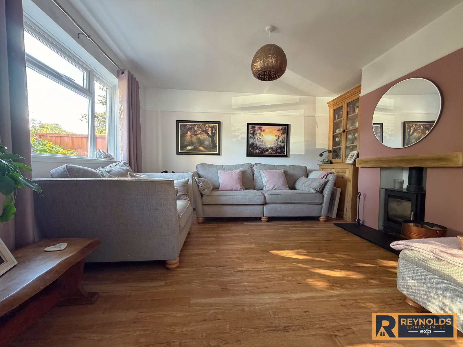 Semi Detached House for sale in West Malling, Renovated Home With Annex - Located In Castle Way, Leybourne, West Malling, ME19 5HF, 1259 m²