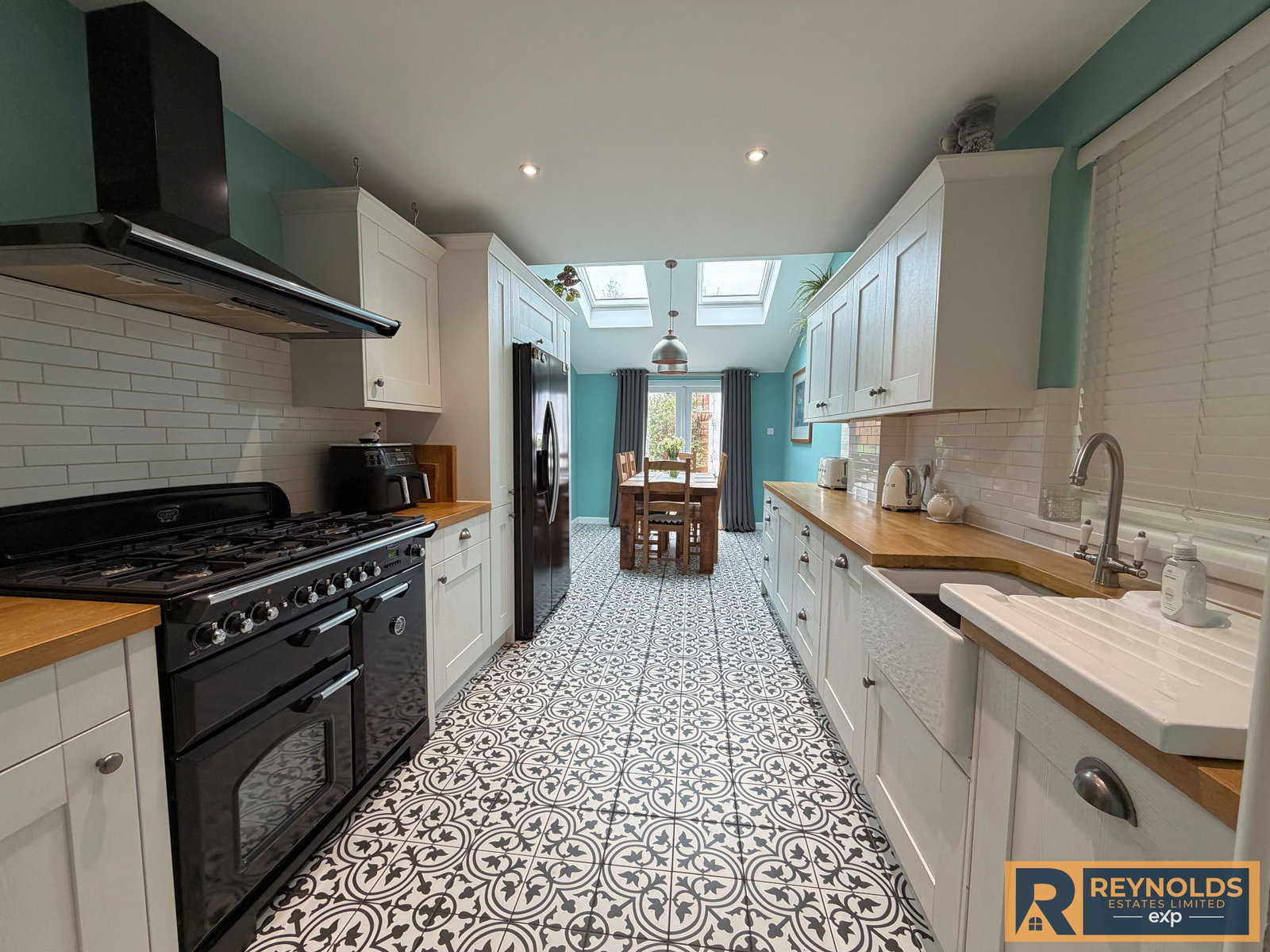 Semi Detached House for sale in West Malling, Renovated Home With Annex - Located In Castle Way, Leybourne, West Malling, ME19 5HF, 1259 m²
